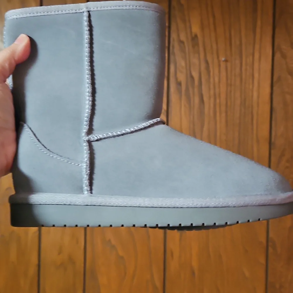 Koolaburra UGGs Stone Grey Size 4 NWOT